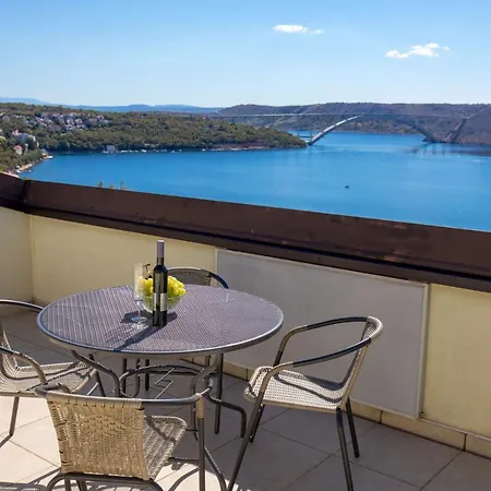 Luxury Ostro With Pool & Krk Bridge View Кральевица