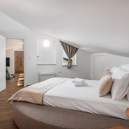 Luxury Ostro With Pool & Krk Bridge View *