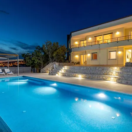 Вилла Luxury Ostro With Pool & Krk Bridge View Кральевица
