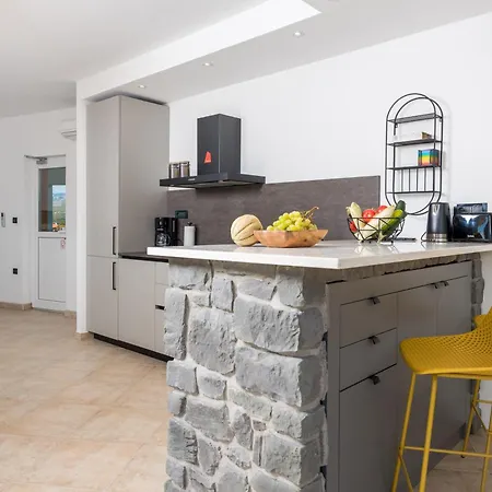 Luxury Ostro With Pool & Krk Bridge View