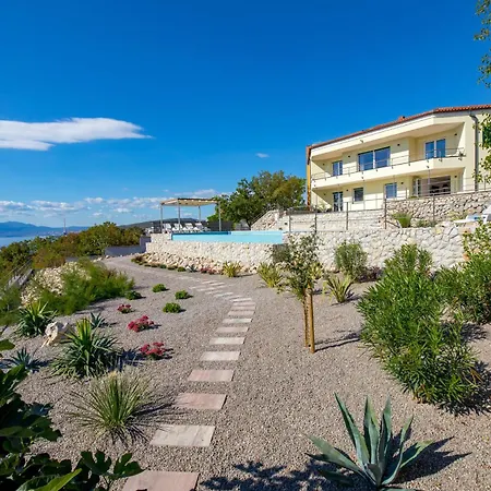 Luxury Ostro With Pool & Krk Bridge View Кральевица