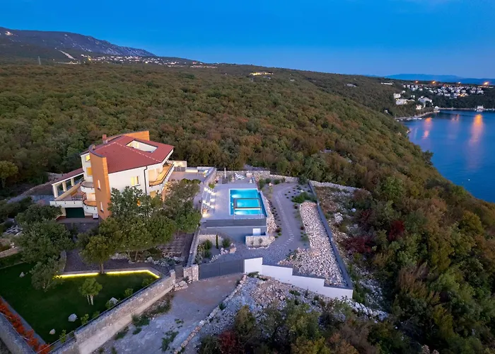 Luxury Ostro With Pool & Krk Bridge View Kraljevica