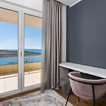 Vila Luxury Ostro With Pool & Krk Bridge View Kraljevica
