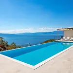 Vila Luxury Ostro With Pool & Krk Bridge View Kraljevica