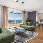 Luxury Ostro With Pool & Krk Bridge View Vila Kraljevica