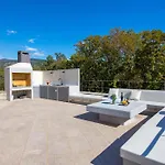 Luxury Ostro With Pool & Krk Bridge View Kraljevica