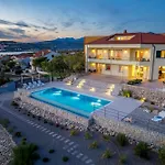Vila Luxury Ostro With Pool & Krk Bridge View *