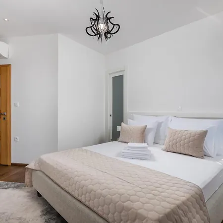 Vila Luxury Ostro With Pool & Krk Bridge View *