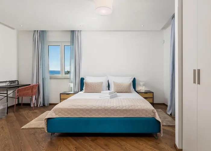 Luxury Ostro With Pool & Krk Bridge View וילה קראליביצה