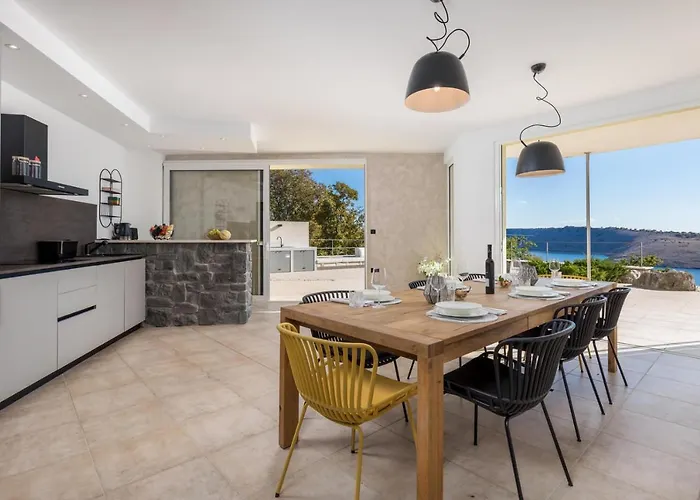 Vila Luxury Ostro With Pool & Krk Bridge View *
