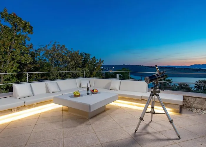 וילה Luxury Ostro With Pool & Krk Bridge View