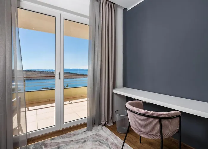 וילה Luxury Ostro With Pool & Krk Bridge View קראליביצה