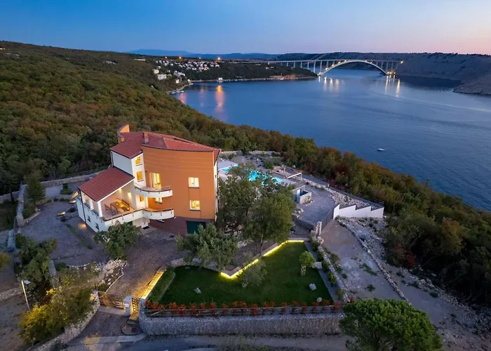 Luxury Ostro With Pool & Krk Bridge View וילה