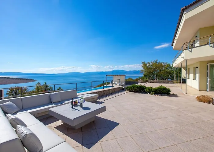 Luxury Ostro With Pool & Krk Bridge View וילה קראליביצה