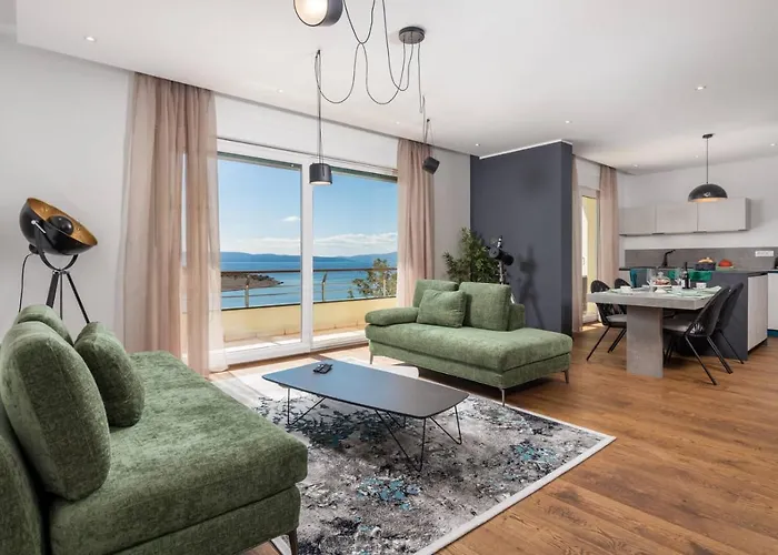 Luxury Ostro With Pool & Krk Bridge View וילה קראליביצה