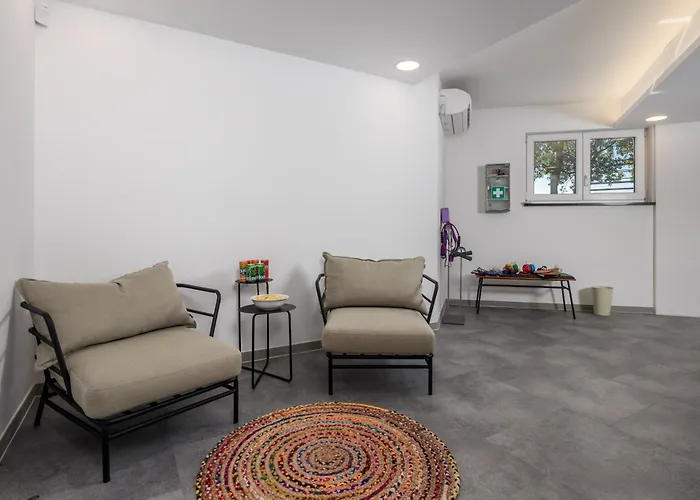 Luxury Ostro With Pool & Krk Bridge View וילה קראליביצה