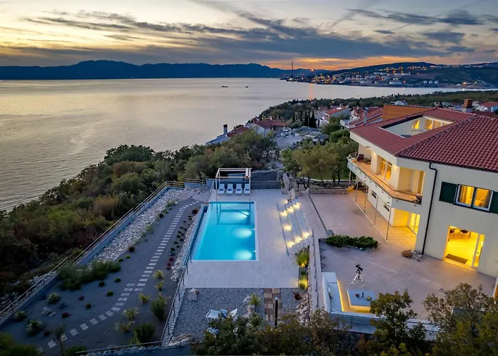 Luxury Ostro With Pool & Krk Bridge View וילה