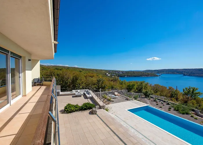 Вилла Luxury Ostro With Pool & Krk Bridge View Кральевица