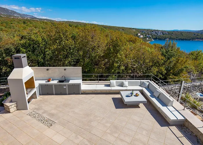 Luxury Ostro With Pool & Krk Bridge View וילה