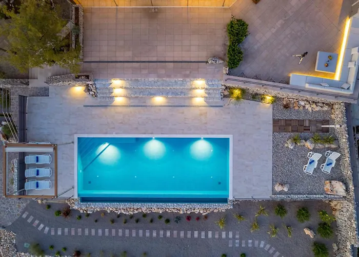 וילה Luxury Ostro With Pool & Krk Bridge View