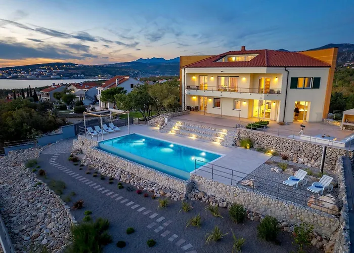 Vila Luxury Ostro With Pool & Krk Bridge View *
